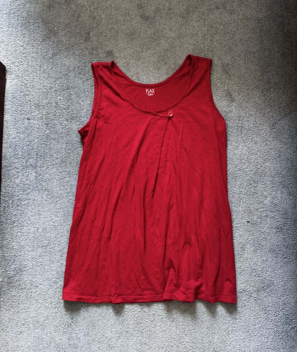 FLAX Women's Red  Cotton Scoop Neck Button Pleat Front Sleeveless Tank Top M